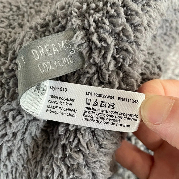 BAREFOOT DREAMS CozyChic® Blanket with Heathered Stripe - Picture 4 of 7